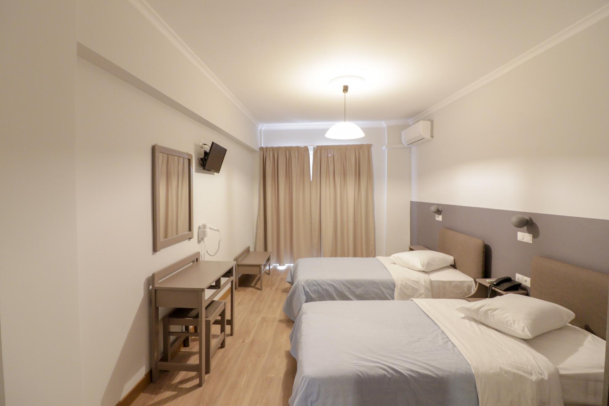 Hawks Hostel *