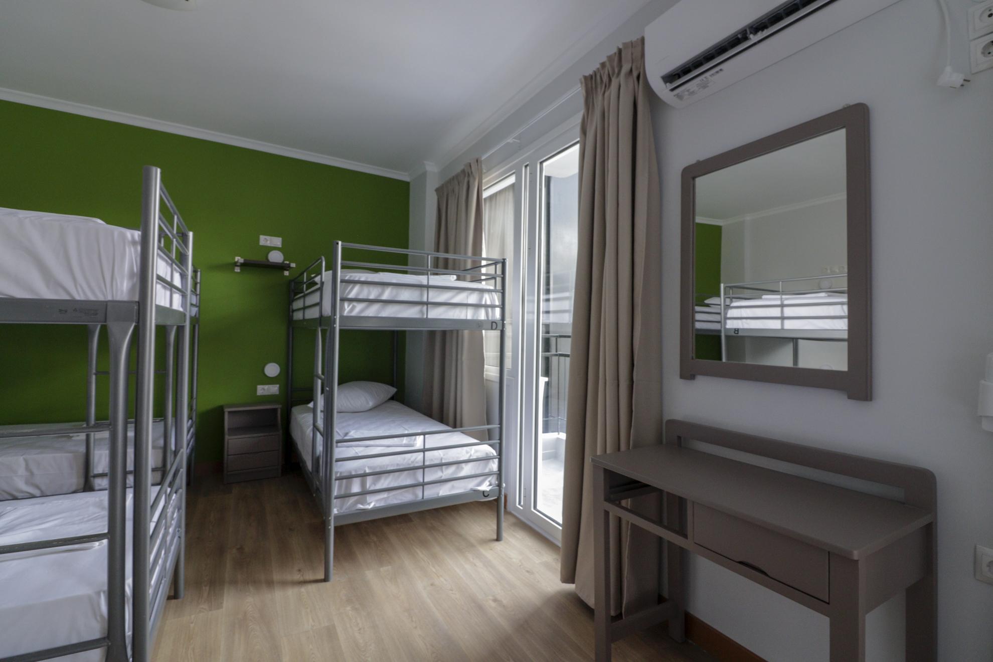 Hostel Hawks